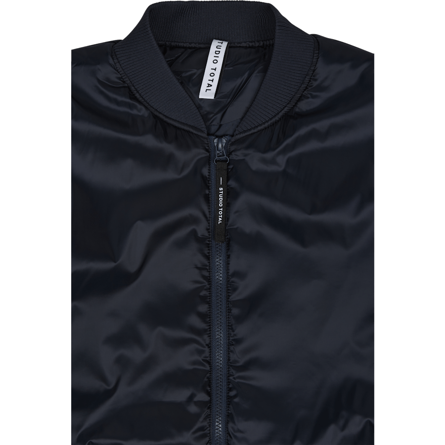 Studio Total Studio Total Recycelte gepolsterte Bomberjacke