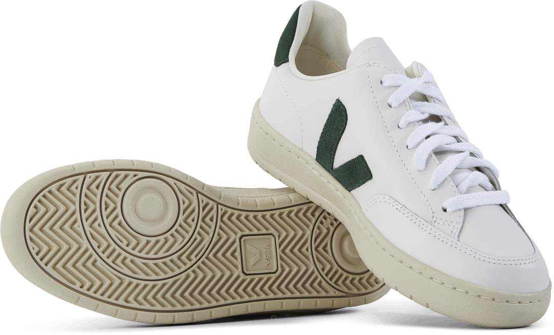V-12 Leather Extra White Cyprus