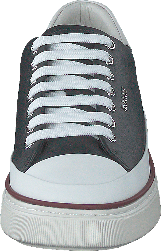 Maily Black/white