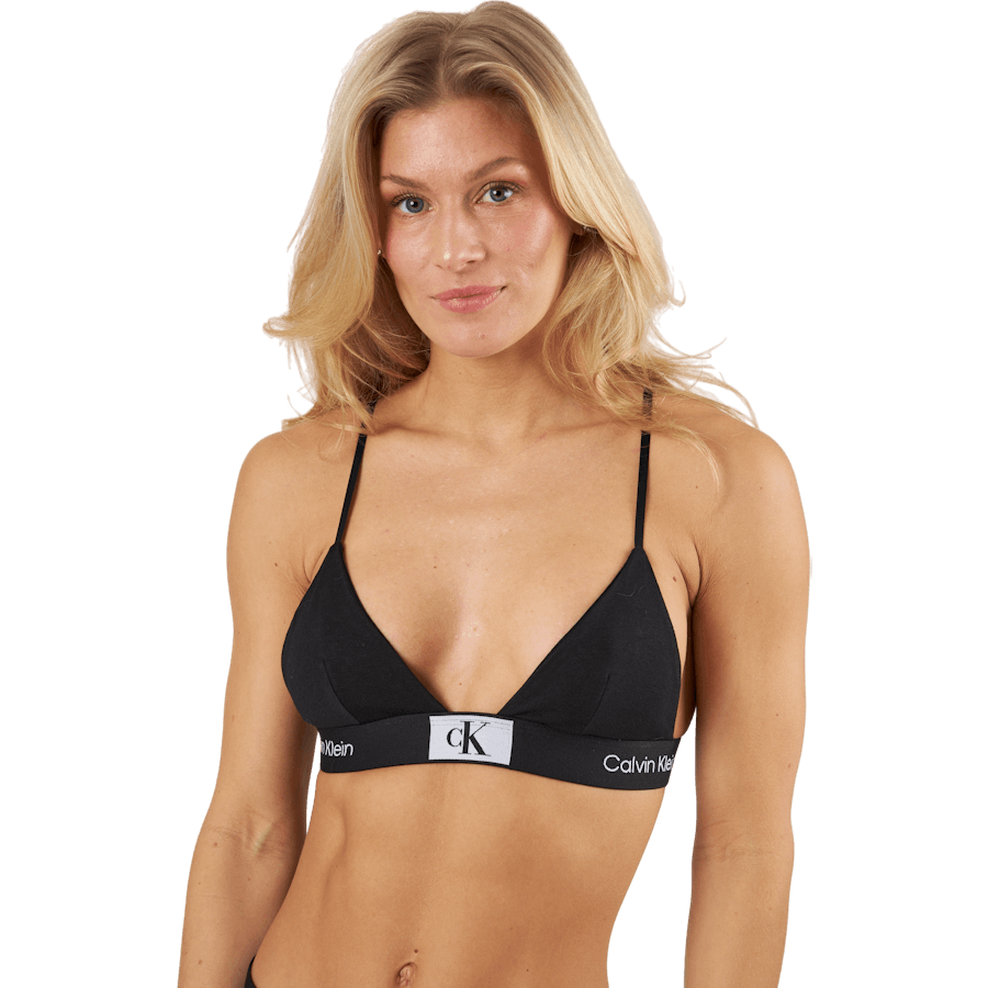 Unlined Triangle Black