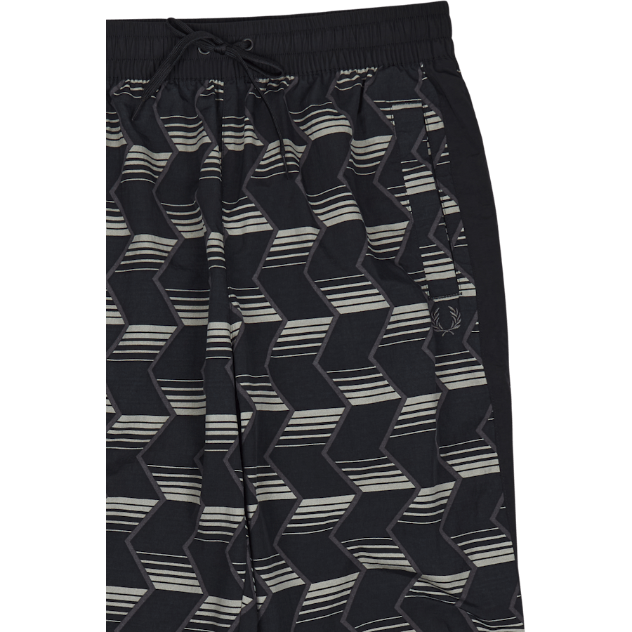 Fred Perry Chevron Shell Pant 102