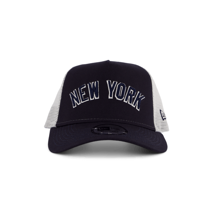 New Era Team Script Trucker Neyyan Nvywhi