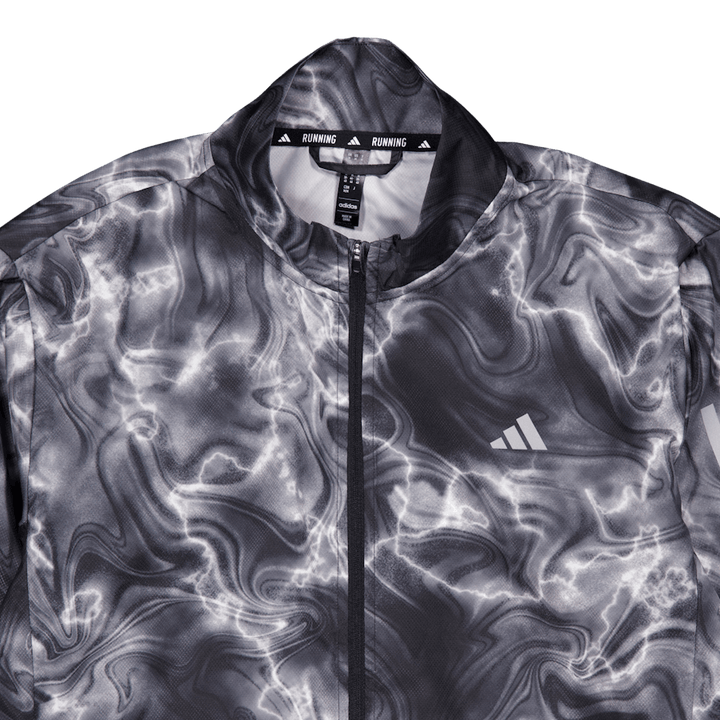 Běžecká větrovka s kapucí Own the Run Allover Print White