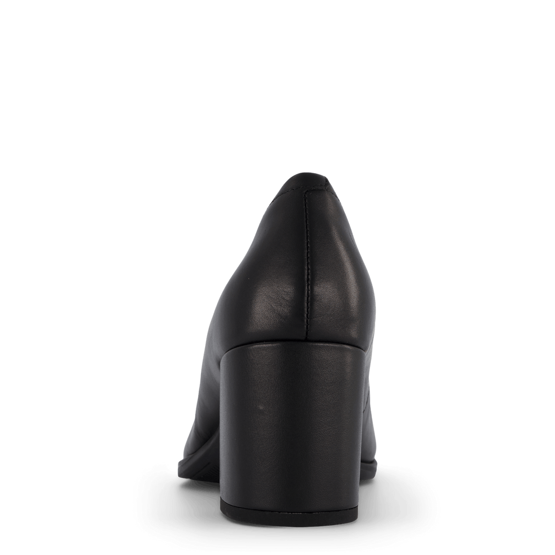 Freva55 Court Black Leather