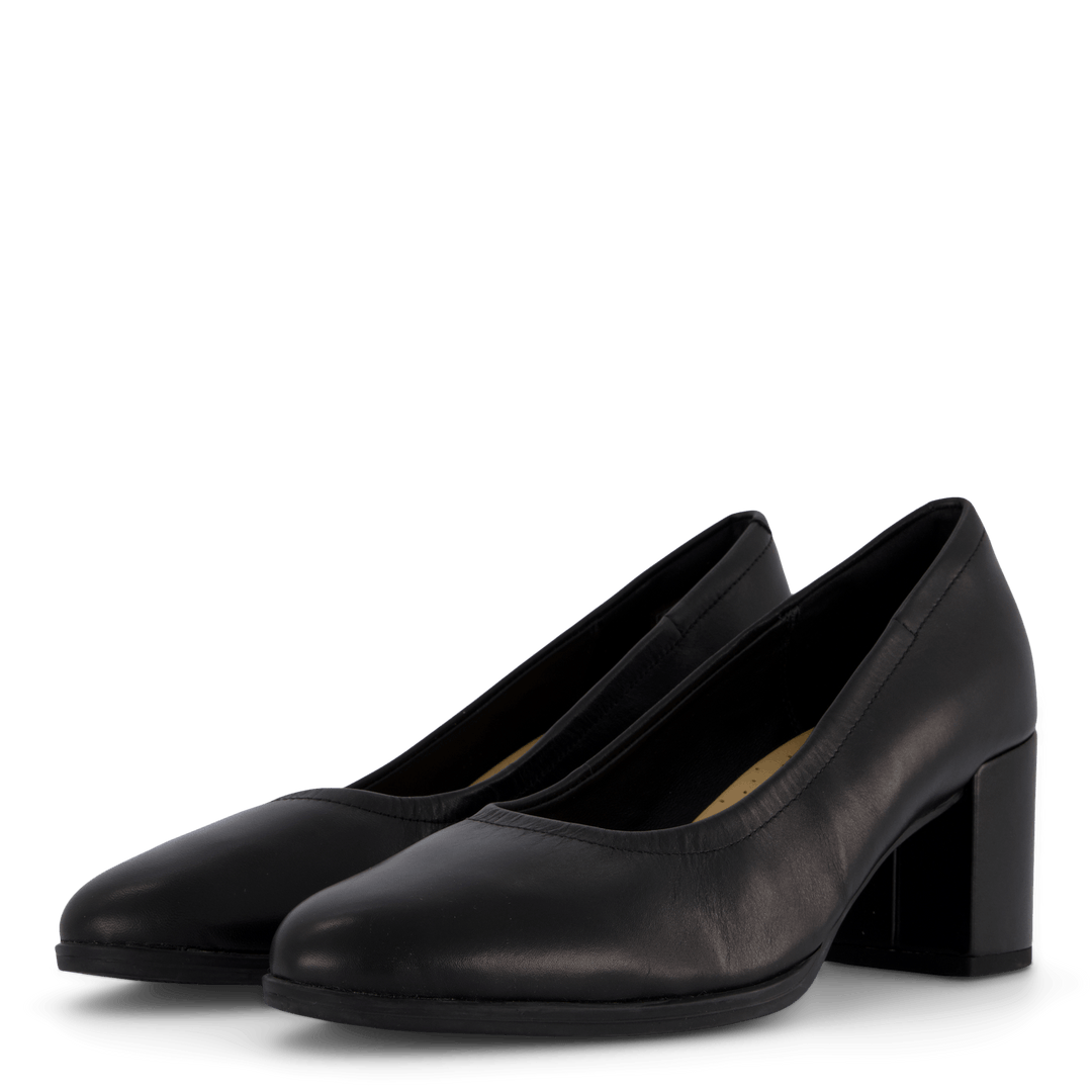 Freva55 Court Black Leather