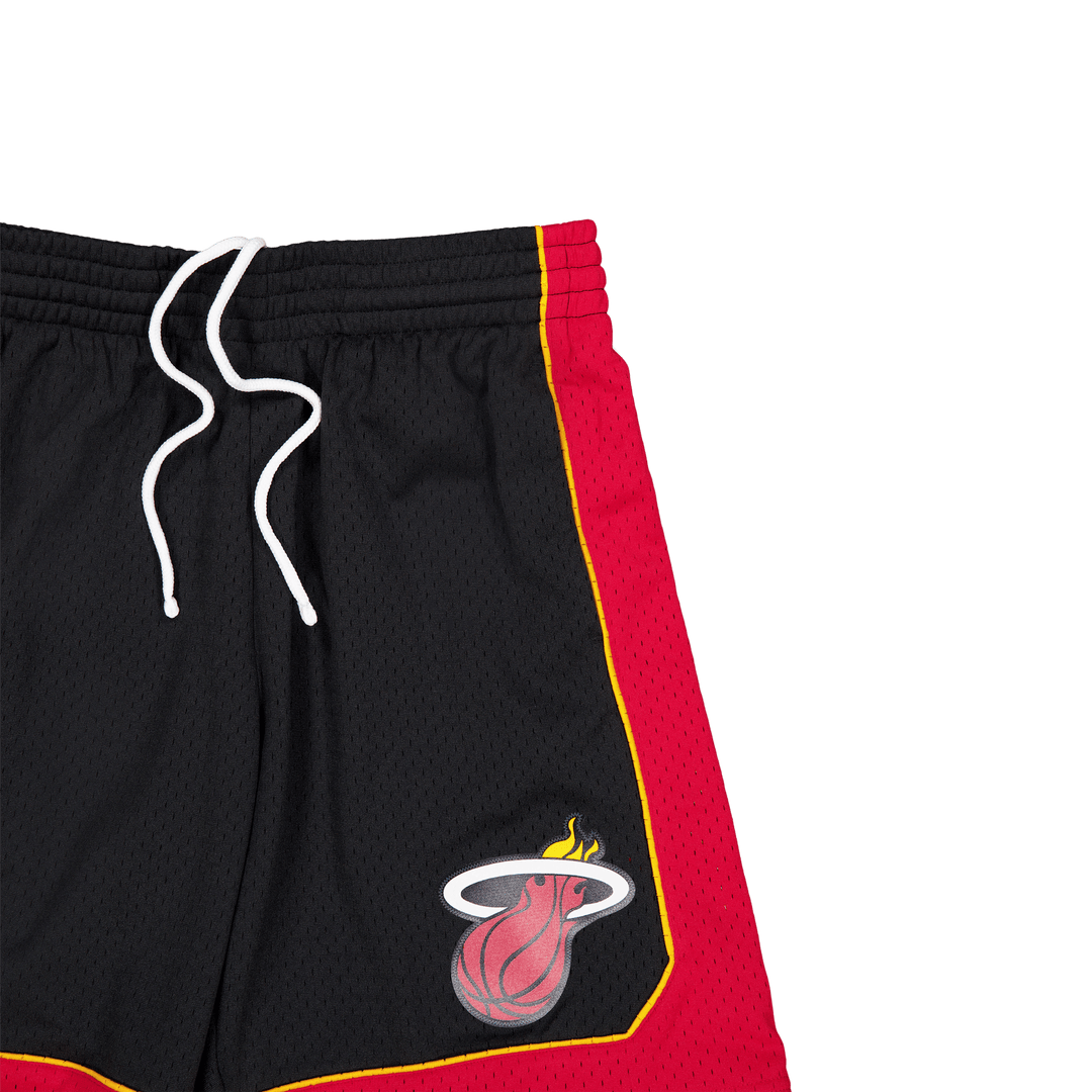 Šiluma Swingman šortai Black