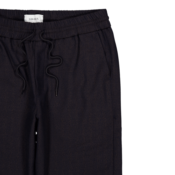 Les Deux Patrick sillihousut tummat Tumma