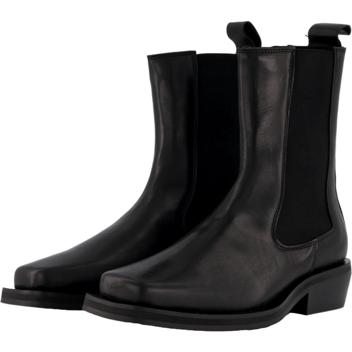Anine Black