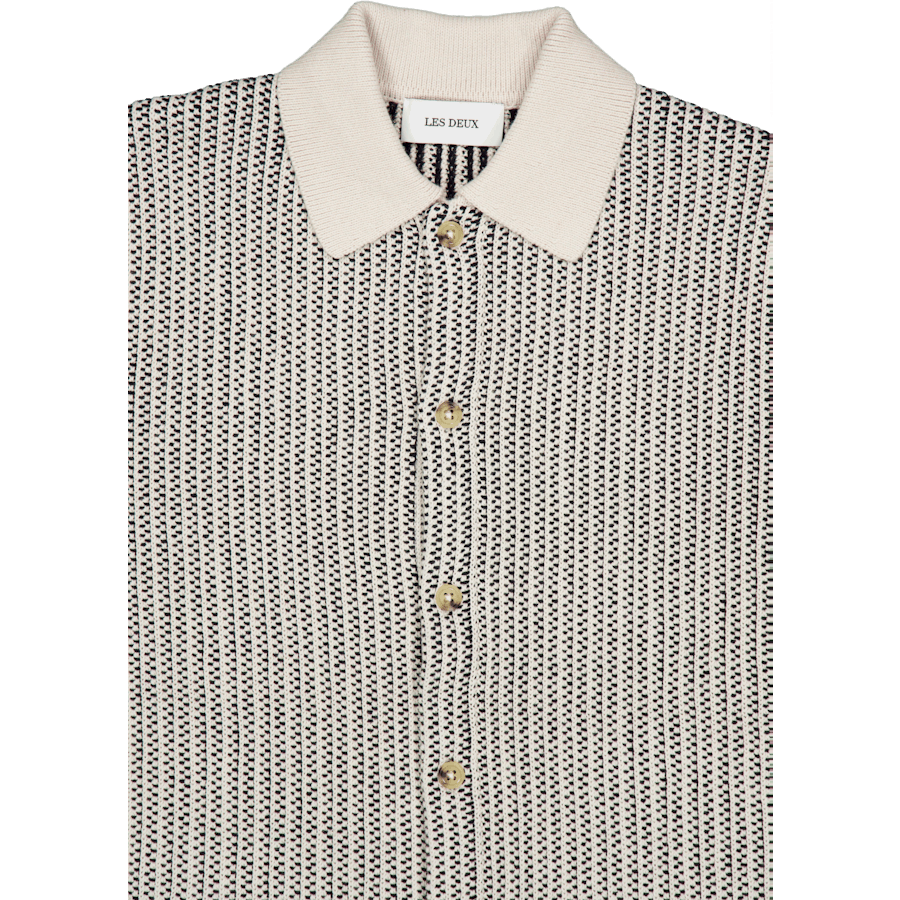 Easton Knitted Ss Shirt Elfenbein/Schwarz
