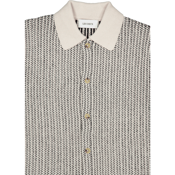 Easton Knitted Ss Shirt Elfenbein/Schwarz