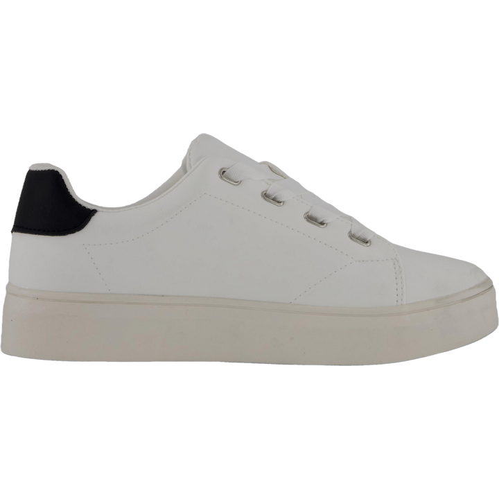 Cleo W Black