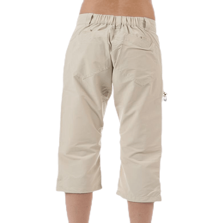 Ann Beige