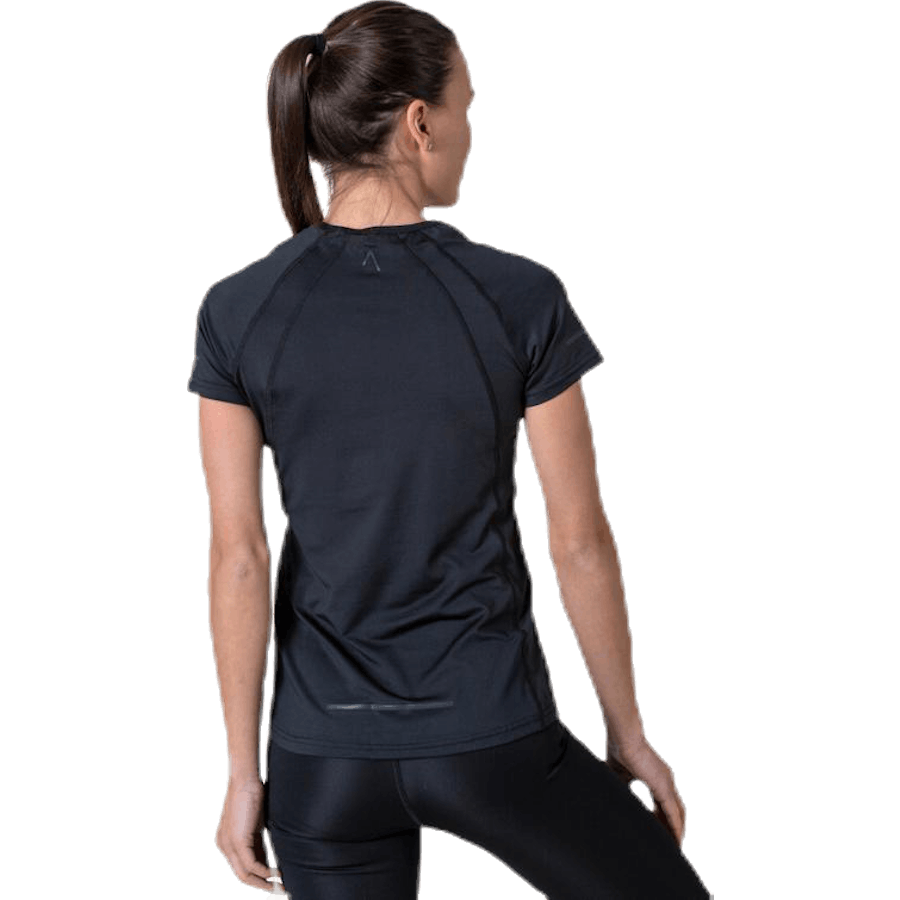 Maia Tee Black