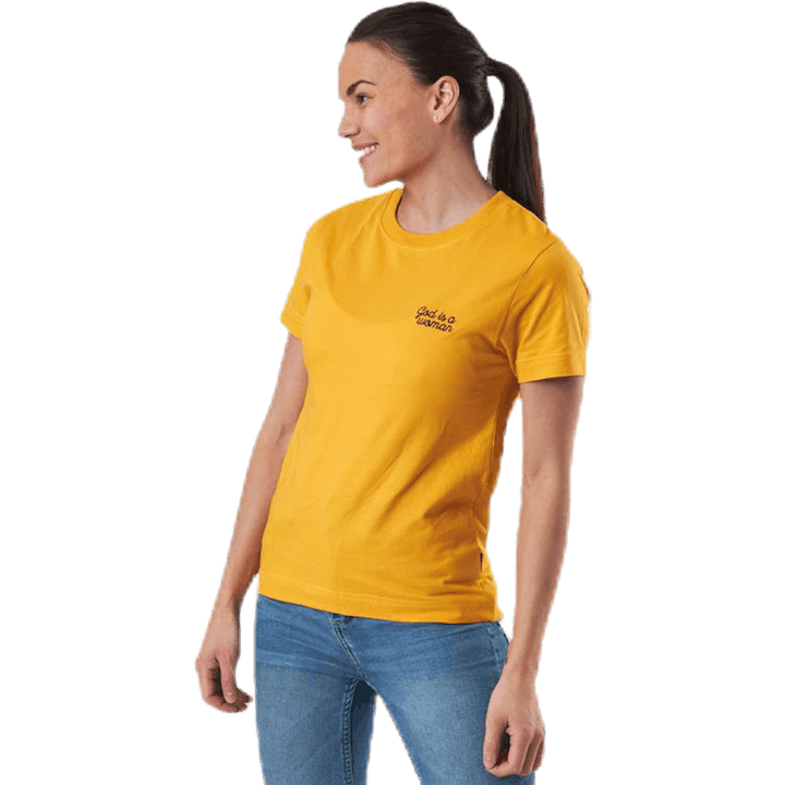 Mysen Dieu est une femme jaune