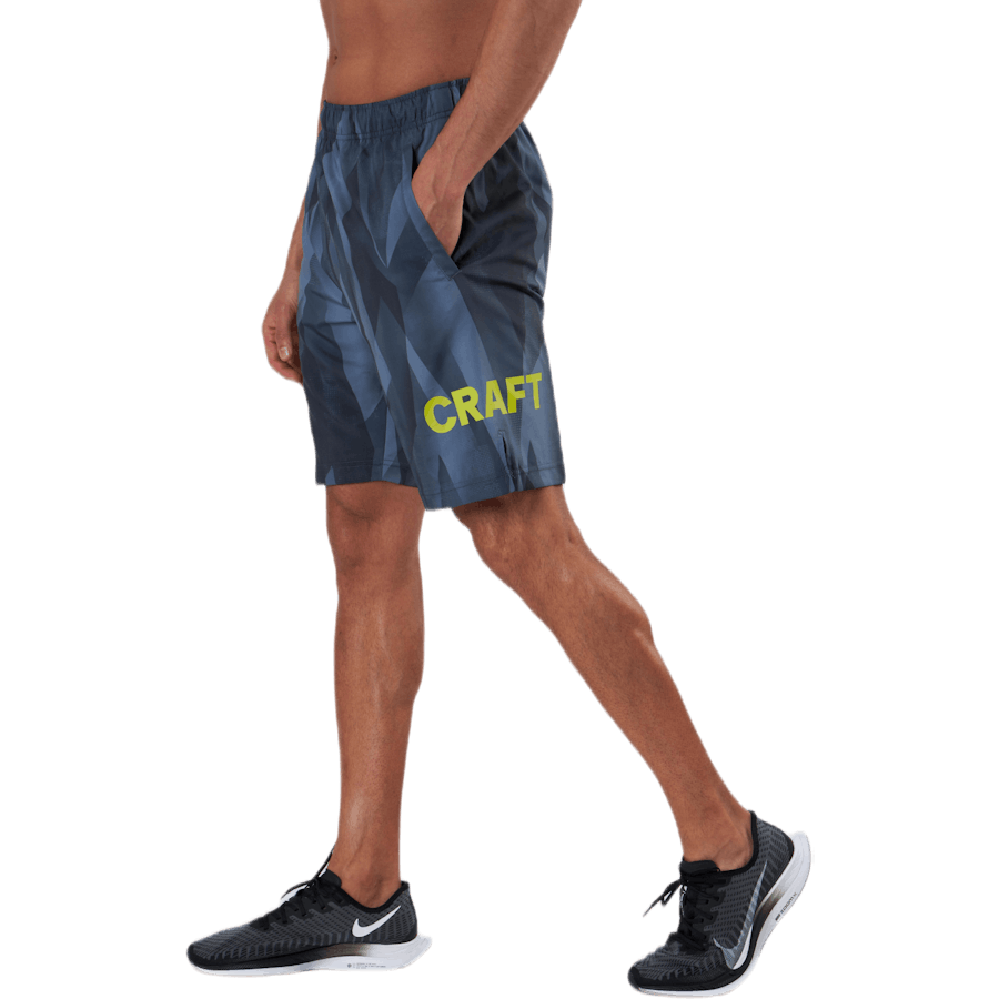 Core Charge Shorts mustriga