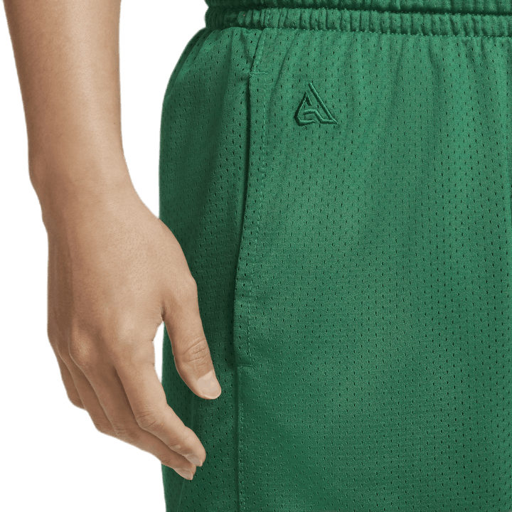 Giannis Naija Short Pine